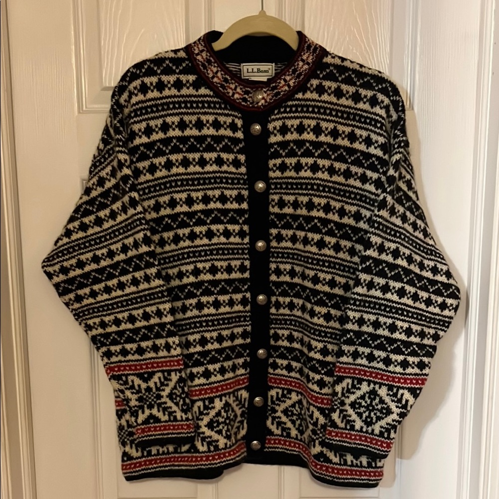 L.L. Bean Black and White Patterned women’s cardigan